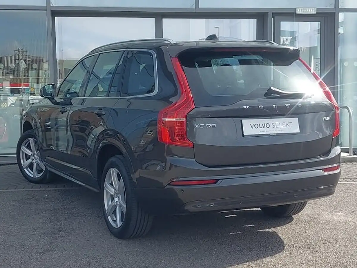 2022-volvo-xc90-20-b5-core-big-1