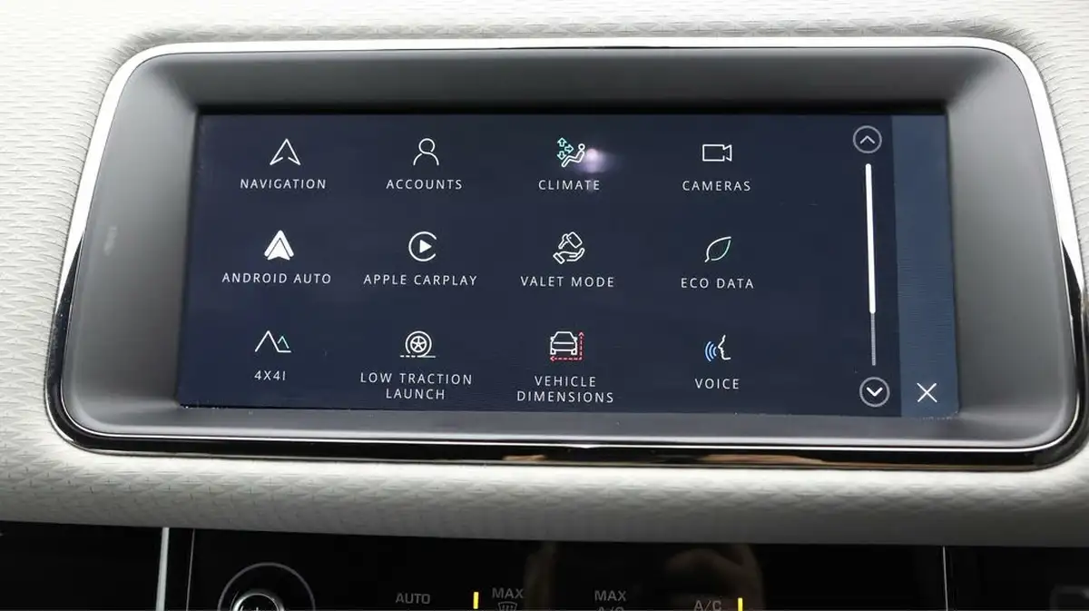 2023-land-rover-range-rover-evoque-15-p300e-r-dynamic-s-big-10