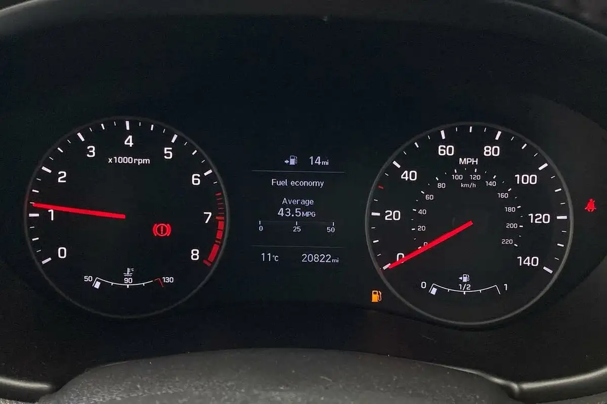 2019-hyundai-i20-10-t-gdi-premium-nav-isg-hatchback-5d-big-14