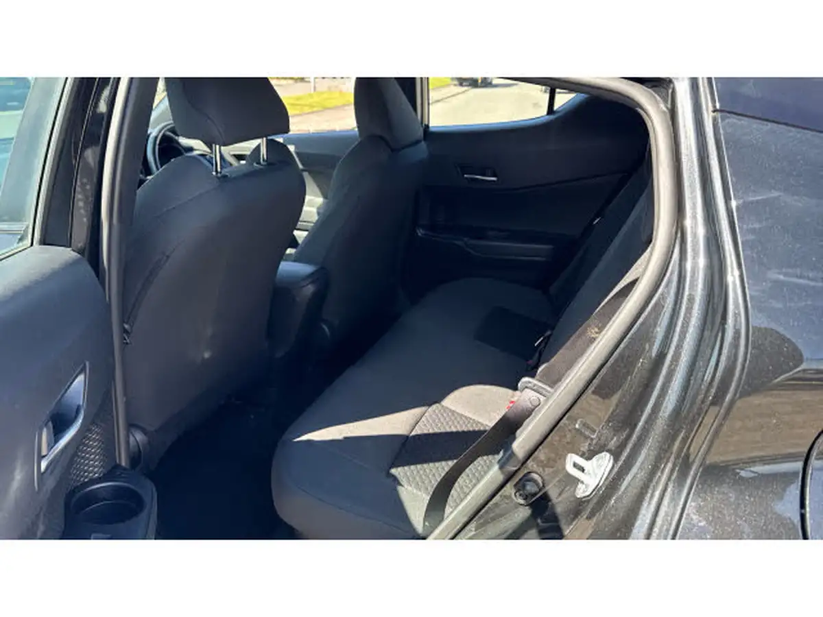 2022-toyota-c-hr-18-vvt-i-icon-big-12