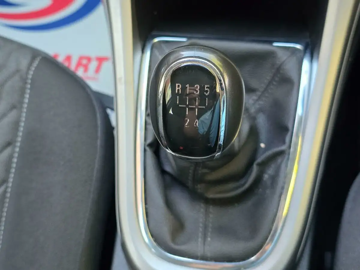 2014-vauxhall-astra-16-energy-big-25