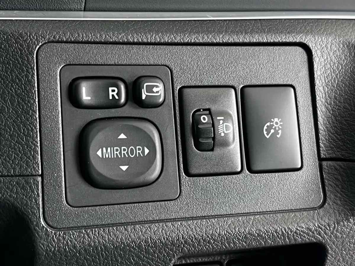2016-toyota-verso-16d-d-4d-trend-big-16