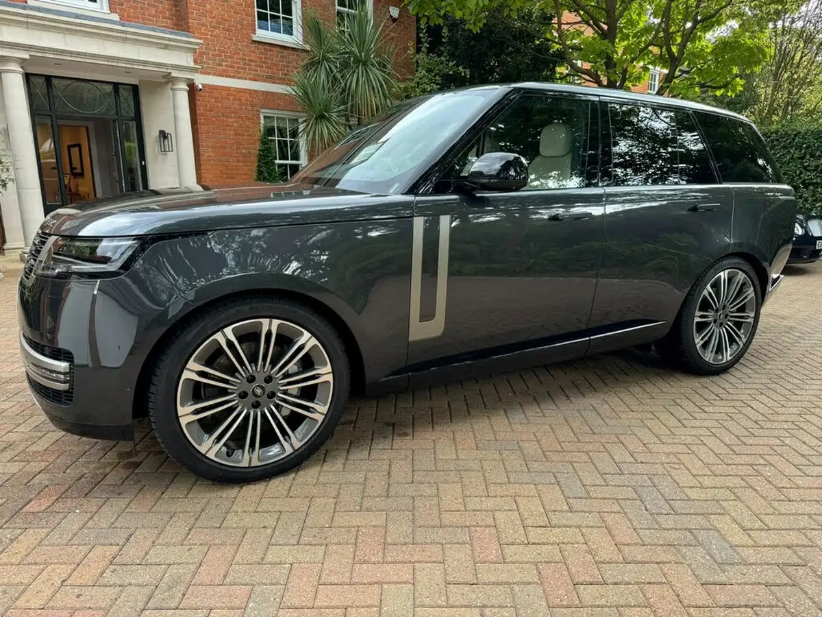 2024-land-rover-range-rover-30-p460e-se-big-6