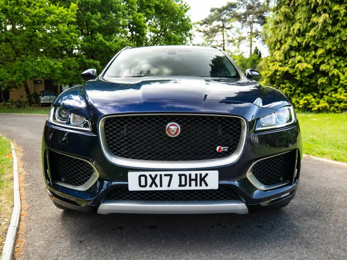 2017-jaguar-f-pace-30td-s-big-21