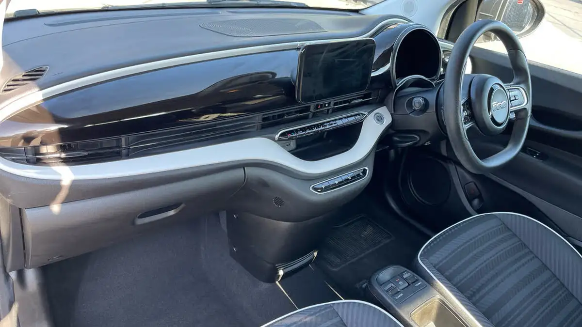 2021-fiat-500-e-passion-big-9