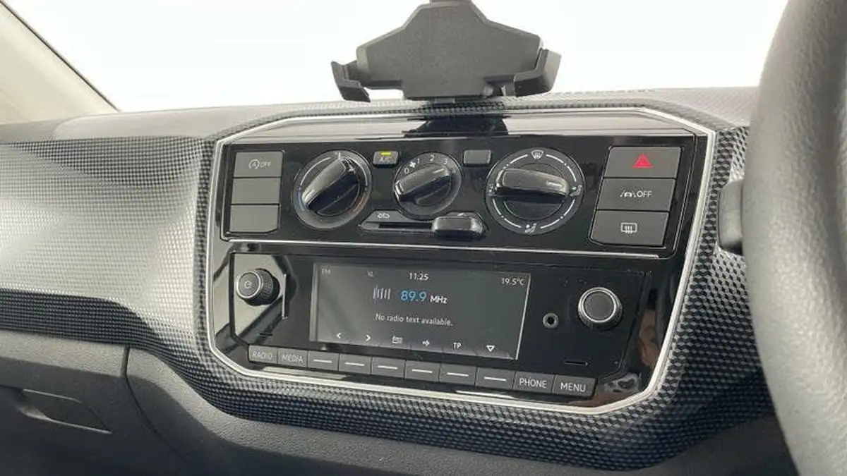 2021-volkswagen-up-10-up-black-edition-60ps-ss-big-20
