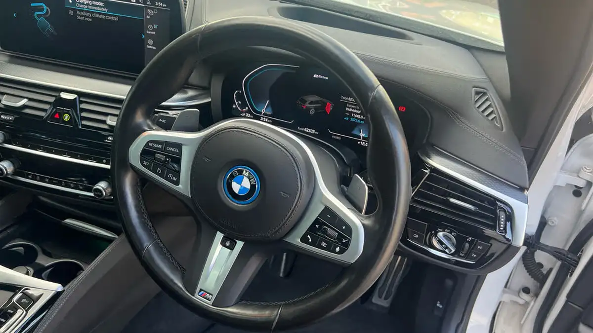 2022-bmw-5-series-20-530e-m-sport-touring-5d-big-13