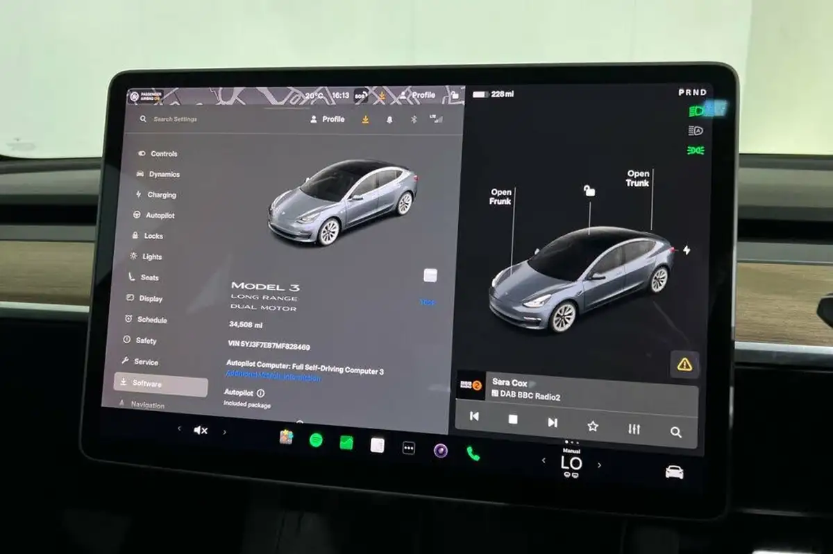 2020-tesla-model-3-e-long-range-big-11