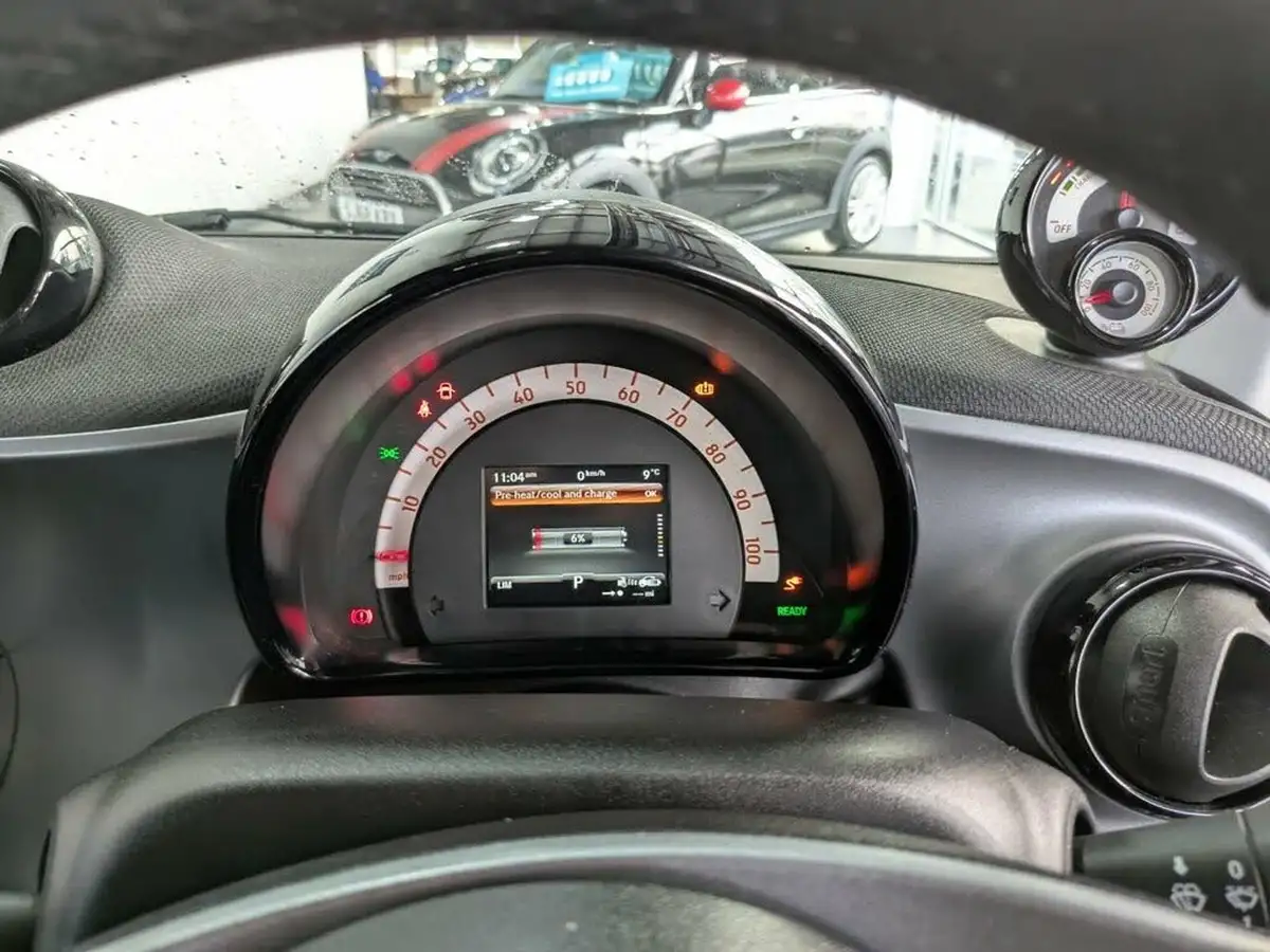 2019-smart-fortwo-eq-prime-premium-coupe-big-16