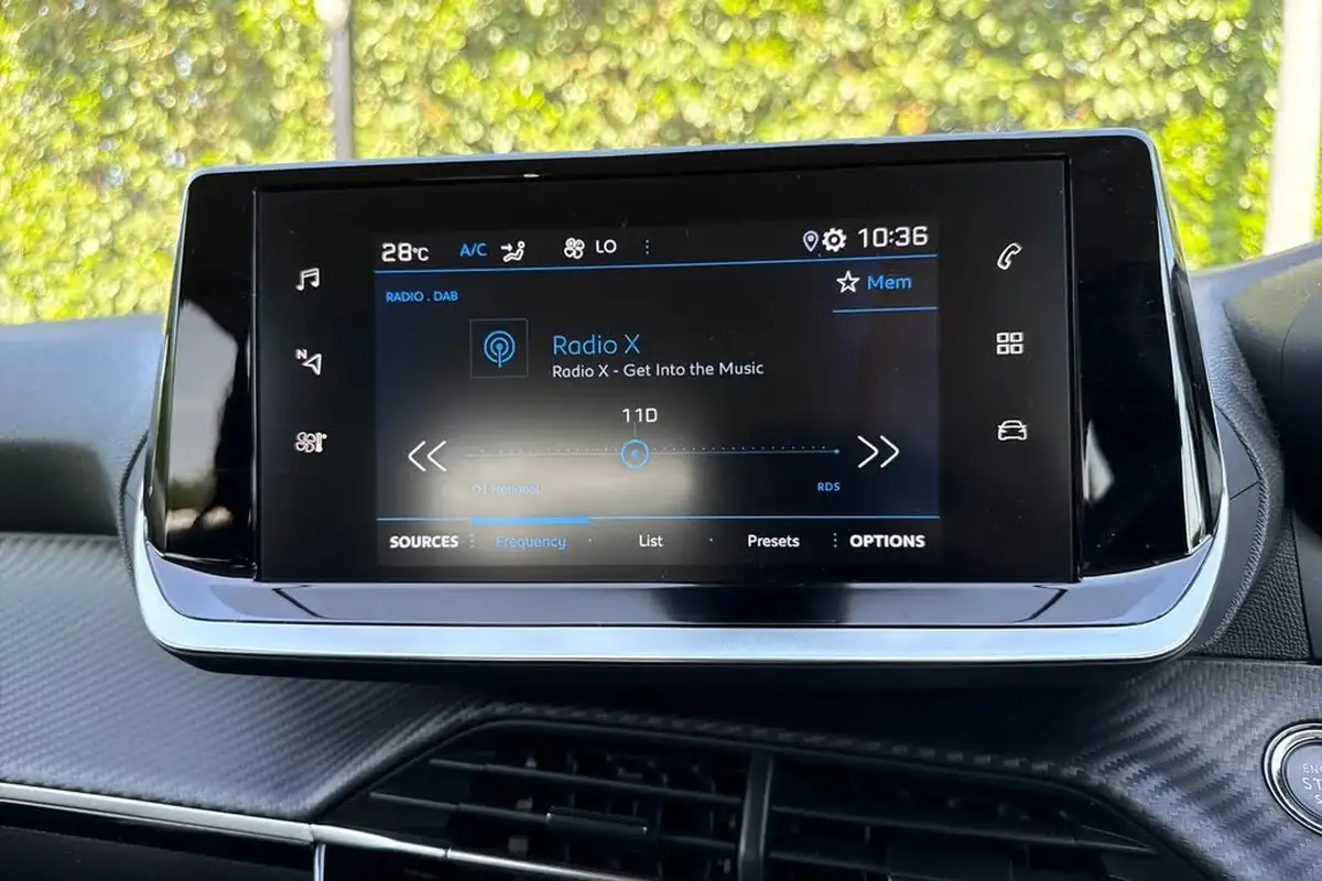 2021-peugeot-2008-suv-12-puretech-allure-130bhp-big-43