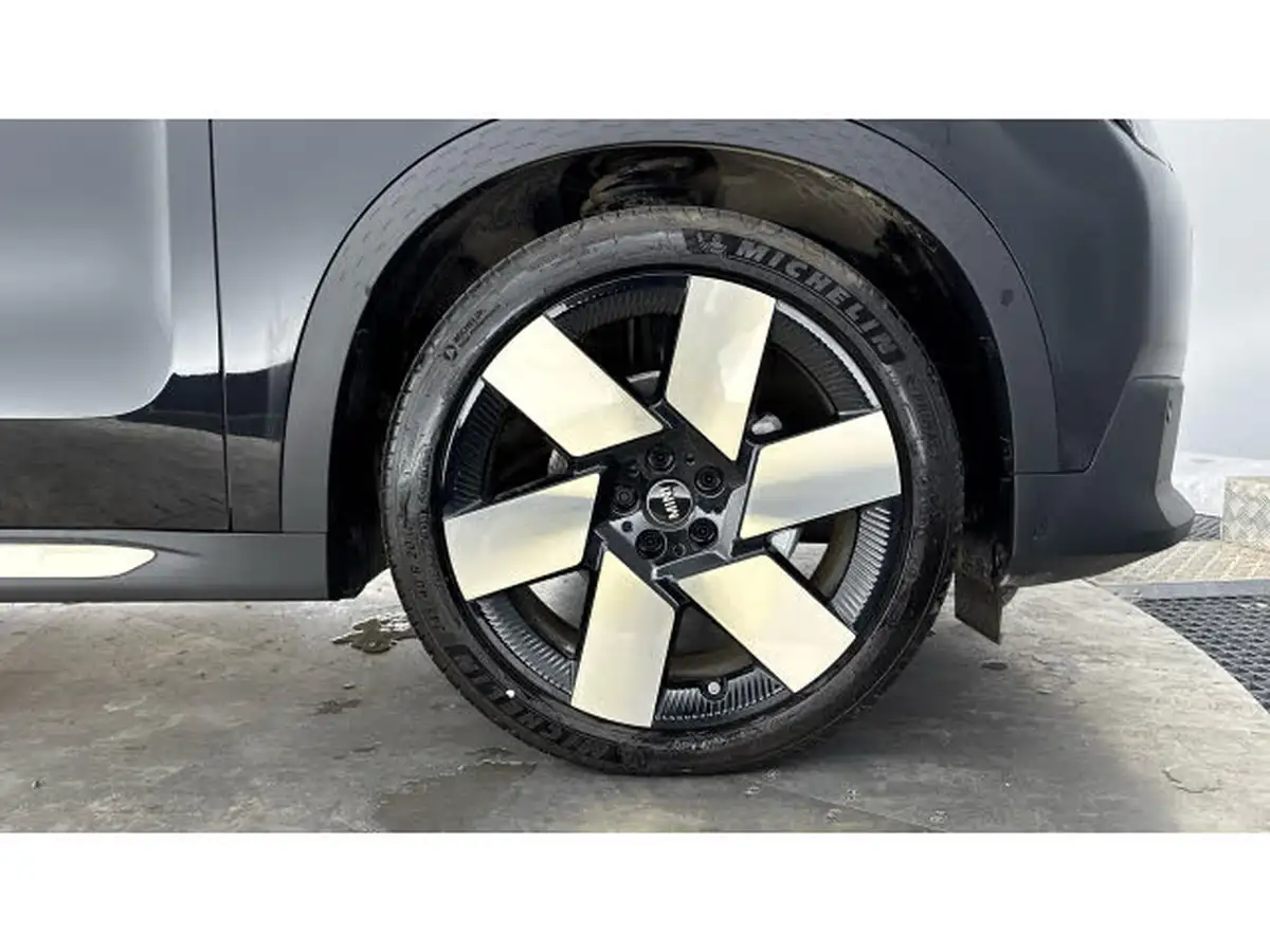 2024-mini-countryman-e-cooper-e-exclusive-big-13