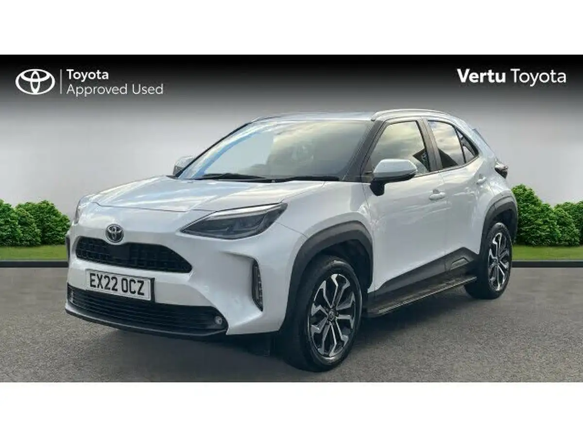 2022-toyota-yaris-15-vvt-i-design-panoramic-roof-big-2