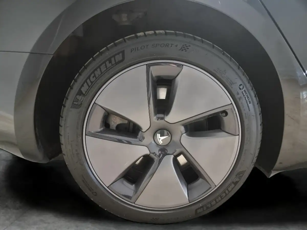 2022-tesla-model-3-e-long-range-big-28