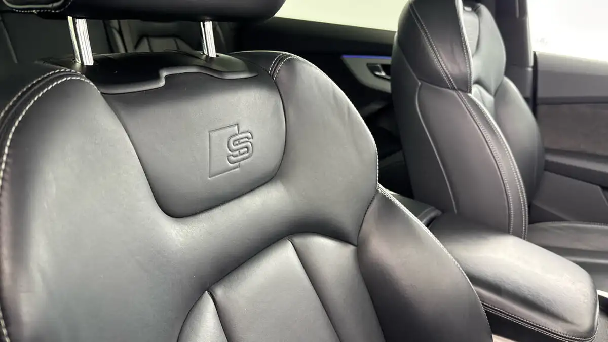 2020-audi-q8-30-55-tfsi-s-line-big-30