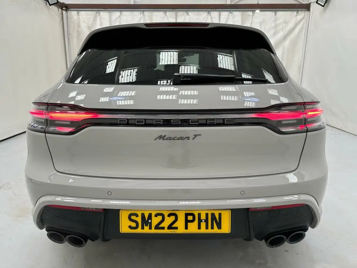 2022-porsche-macan-20-big-5