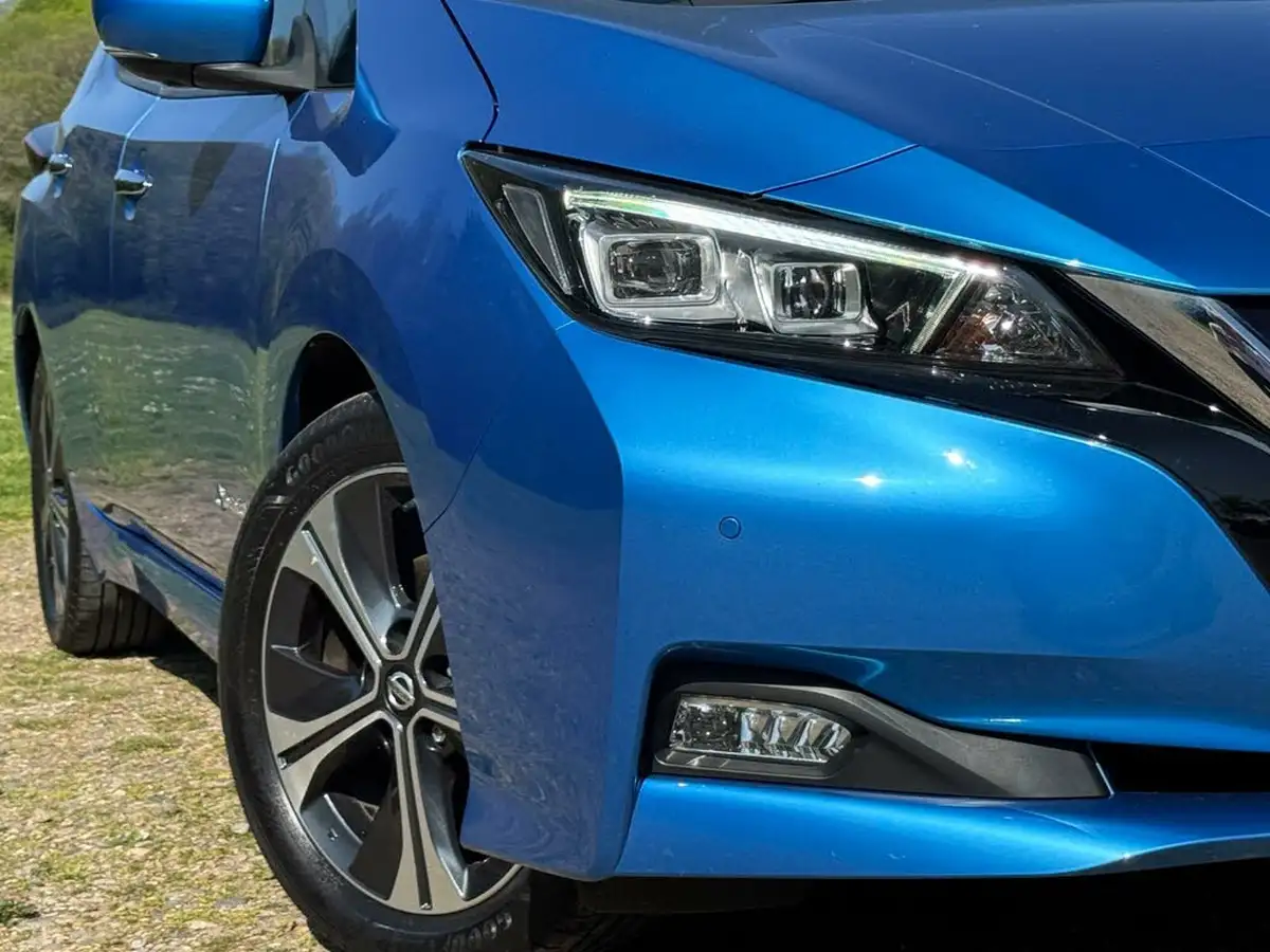 2020-nissan-leaf-e-tekna-big-39