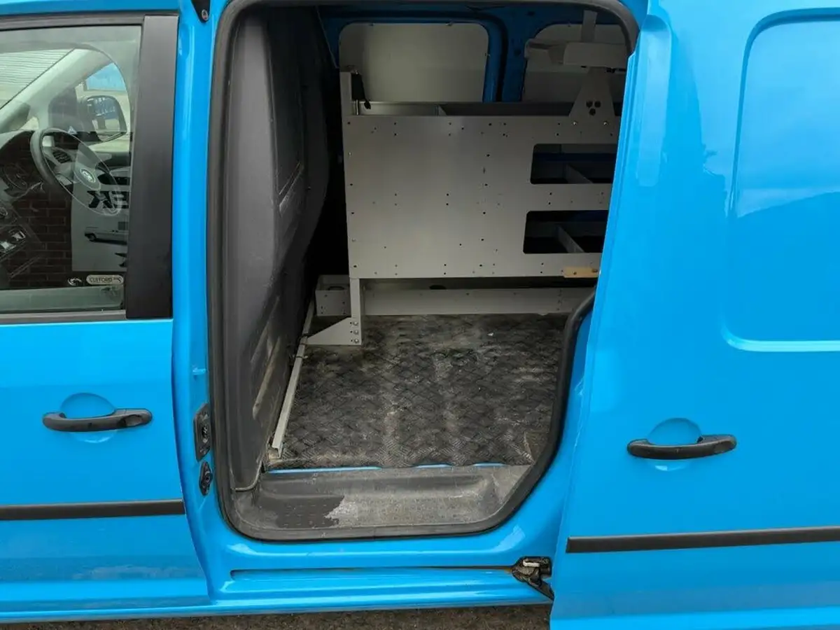 2015-volkswagen-caddy-16tdi-c20-startline-102ps-panel-big-19