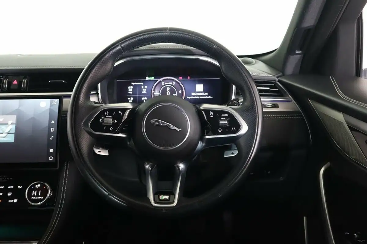 2021-jaguar-f-pace-20-d200-r-dynamic-s-mhev-big-47