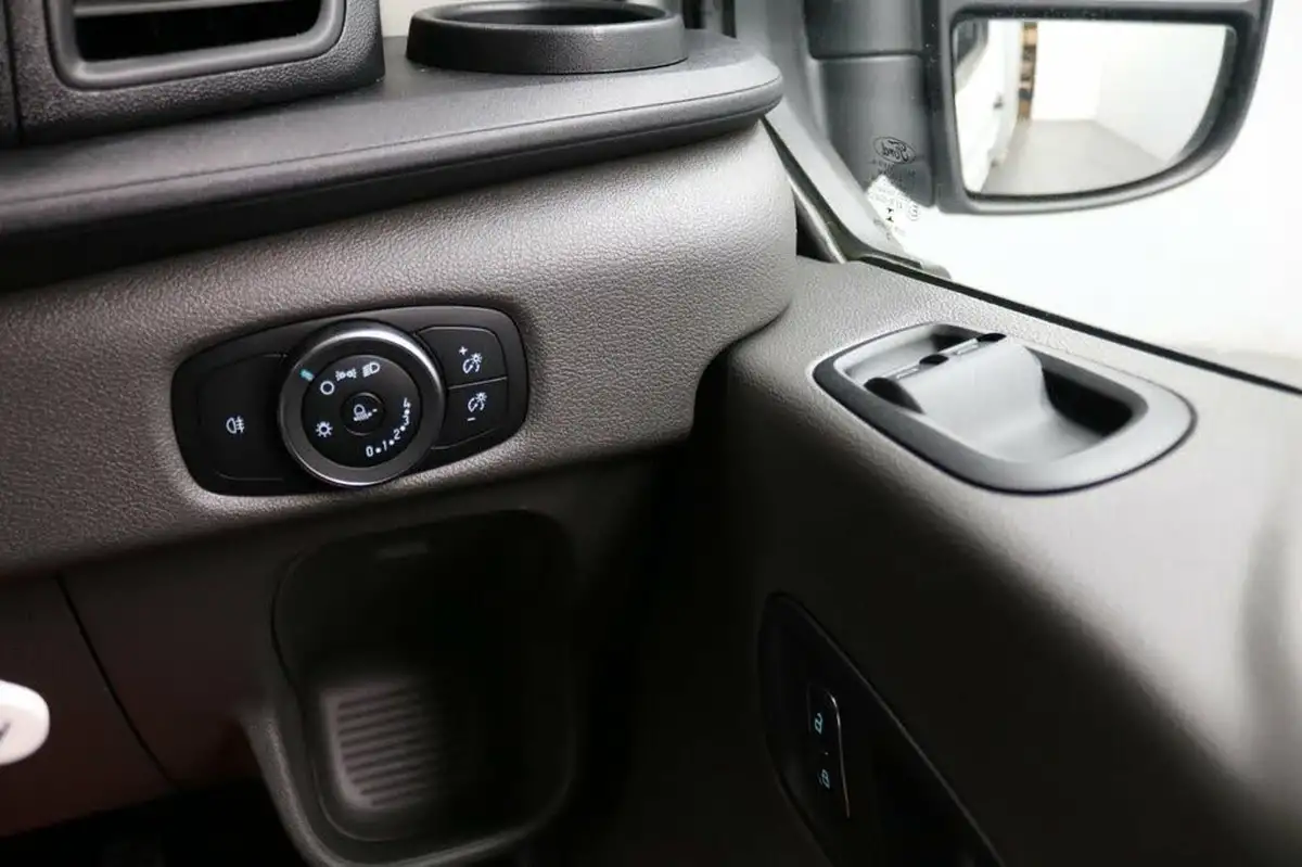 2022-ford-transit-20tdci-350-l2h1-leader-130pseu6dt-fwd-cab-big-56