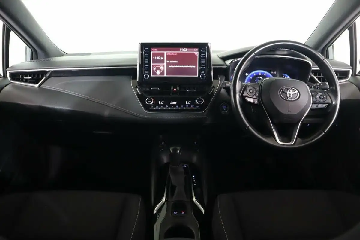 2022-toyota-corolla-18-vvt-i-icon-120bhp-trk-hatchback-5d-big-9