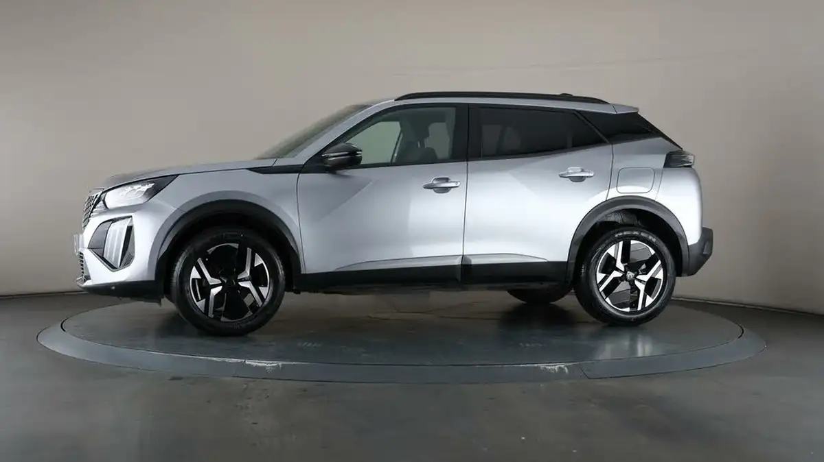 2023-peugeot-2008-suv-12-puretech-allure-big-30