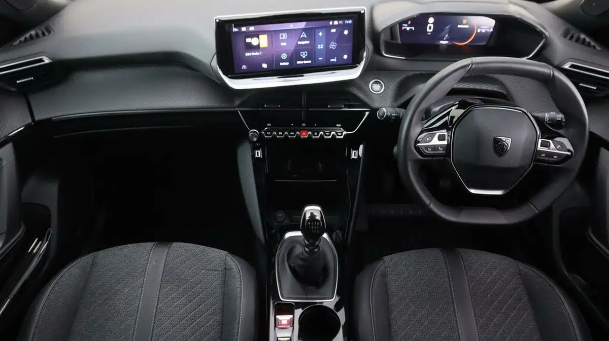 2023-peugeot-2008-suv-12-puretech-allure-big-13