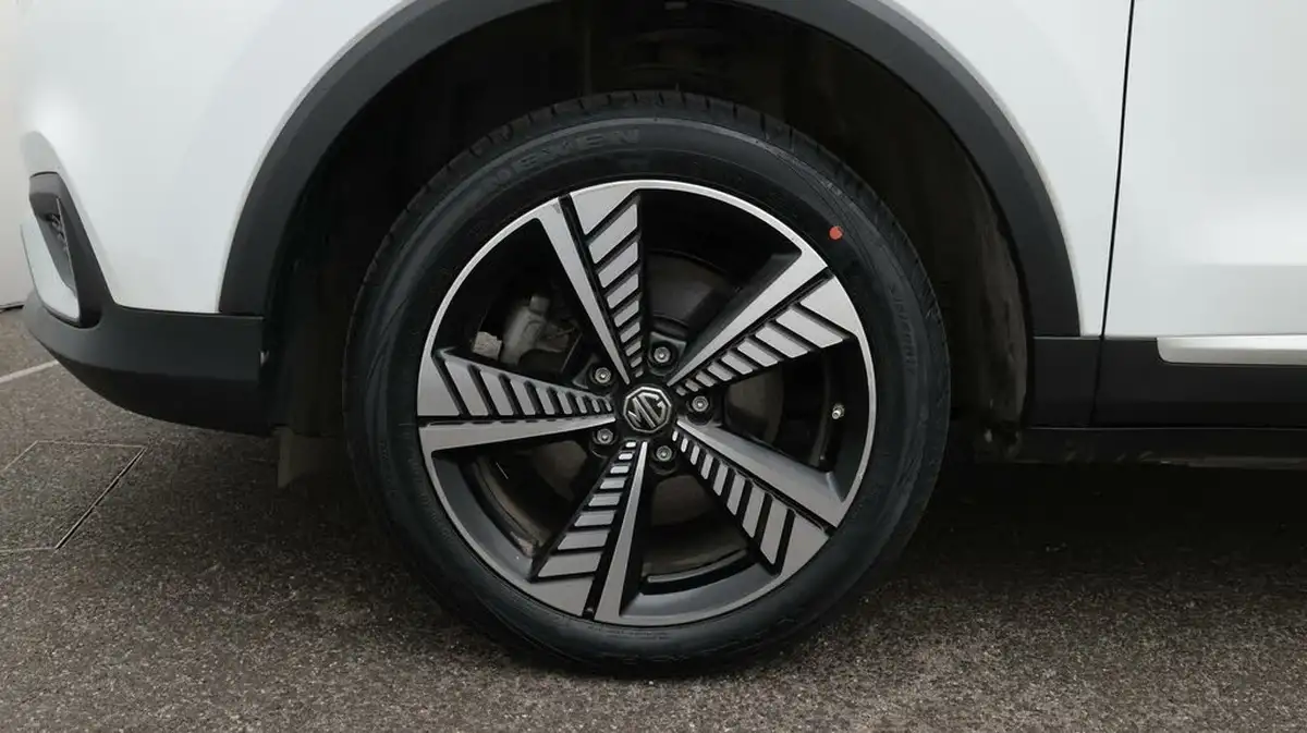 2021-mg-zs-suv-e-exclusive-ev-big-18