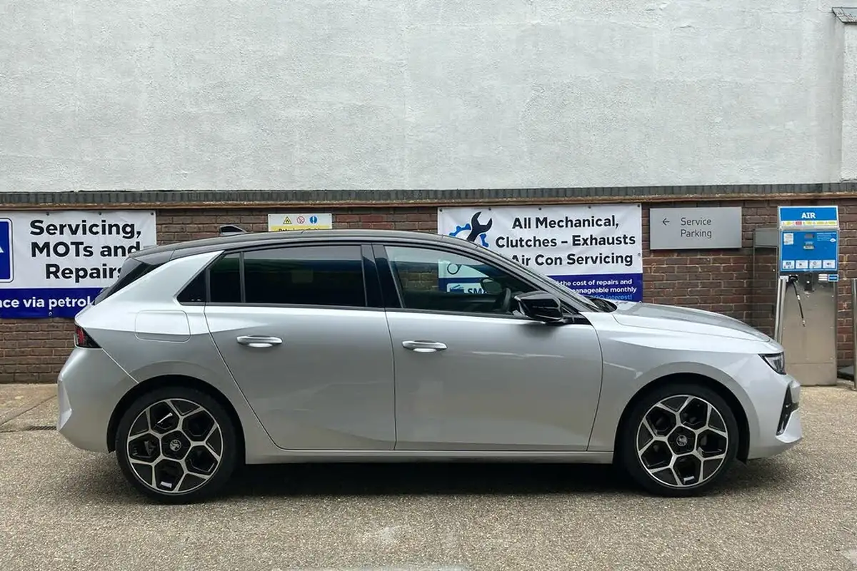2024-vauxhall-astra-12-turbo-ultimate-130ps-hatchback-big-6