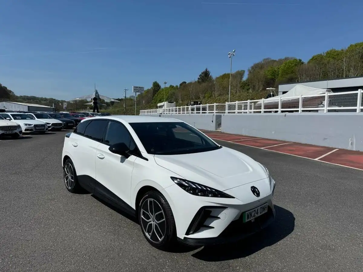 2024-mg-mg4-e-trophy-ev-203ps-long-big-0
