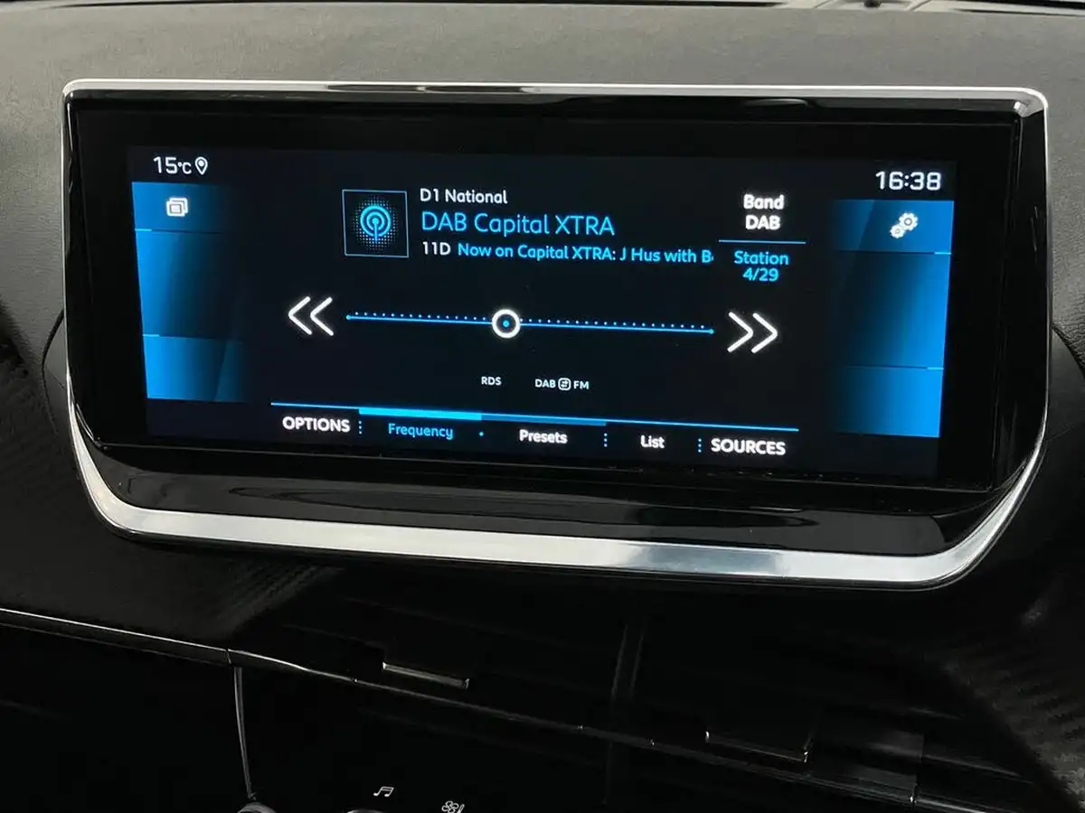 2021-peugeot-2008-suv-12-puretech-allure-premium-100bhp-big-9