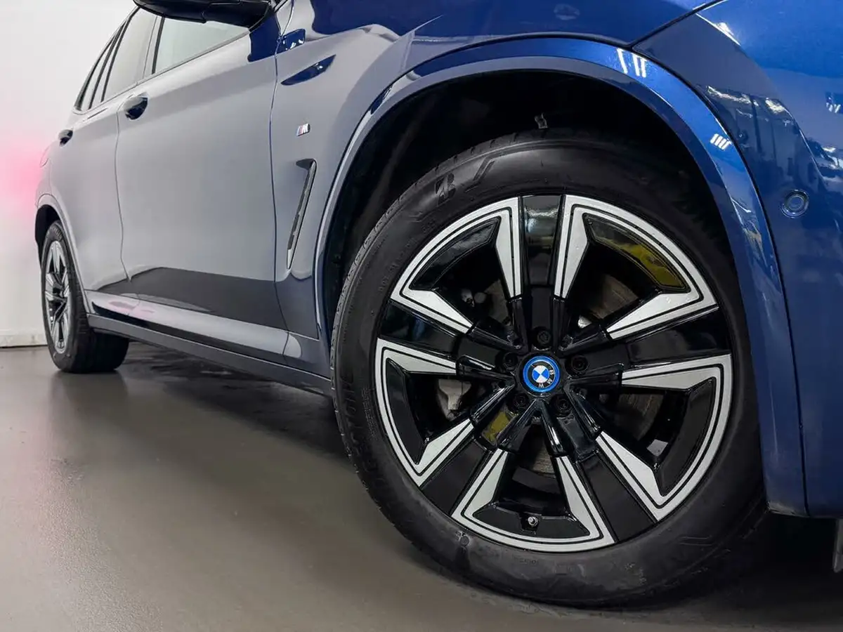 2022-bmw-ix3-e-m-sport-big-12