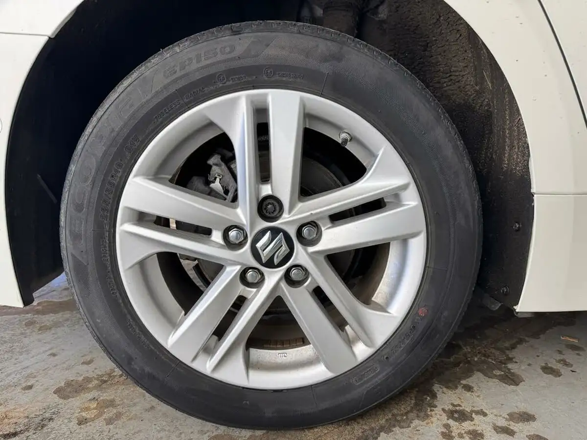 2022-suzuki-swace-18-sz5-big-34