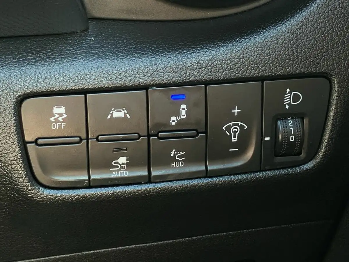 2020-hyundai-kona-e-premium-se-64kwh-105kw-obc-big-38
