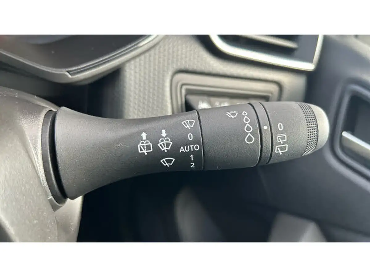 2021-renault-clio-10-tce-iconic-edition-big-22