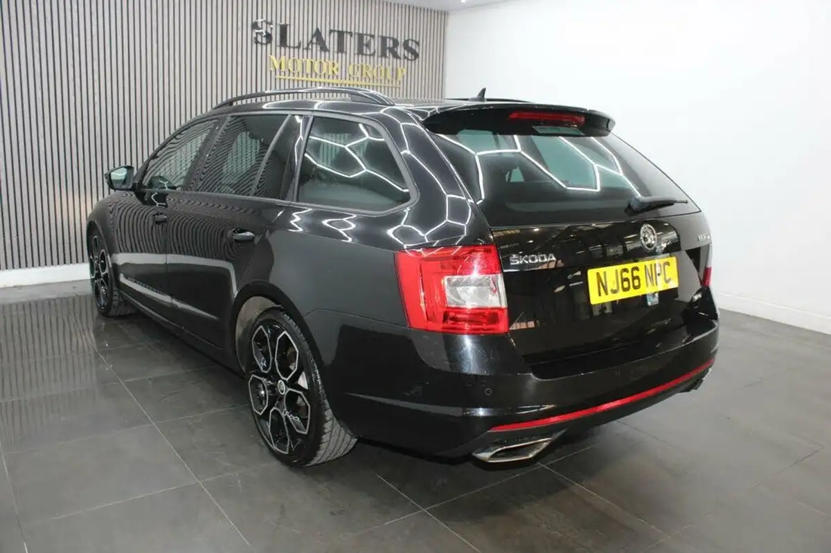 2016-skoda-octavia-20tdi-vrs-estate-big-8