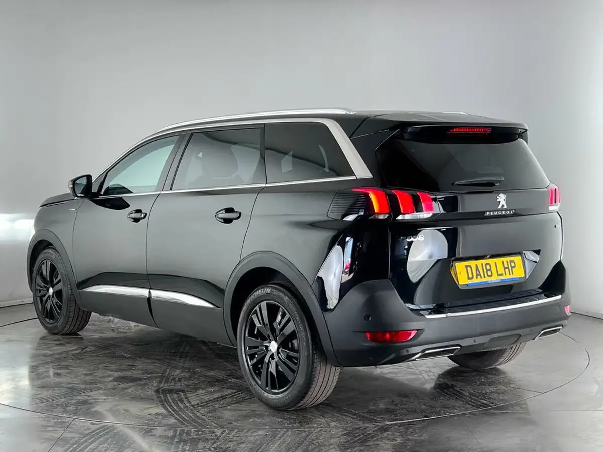 2018-peugeot-5008-suv-16-thp-gt-line-big-3