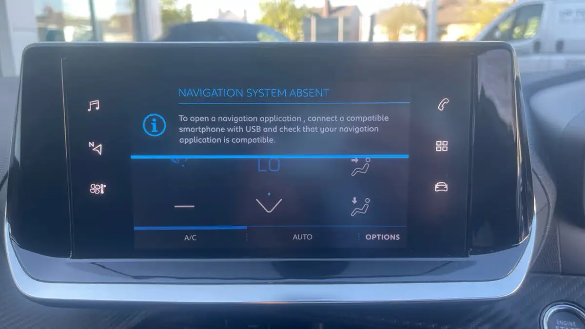 2022-peugeot-208-12-puretech-active-premium-100ps-big-28