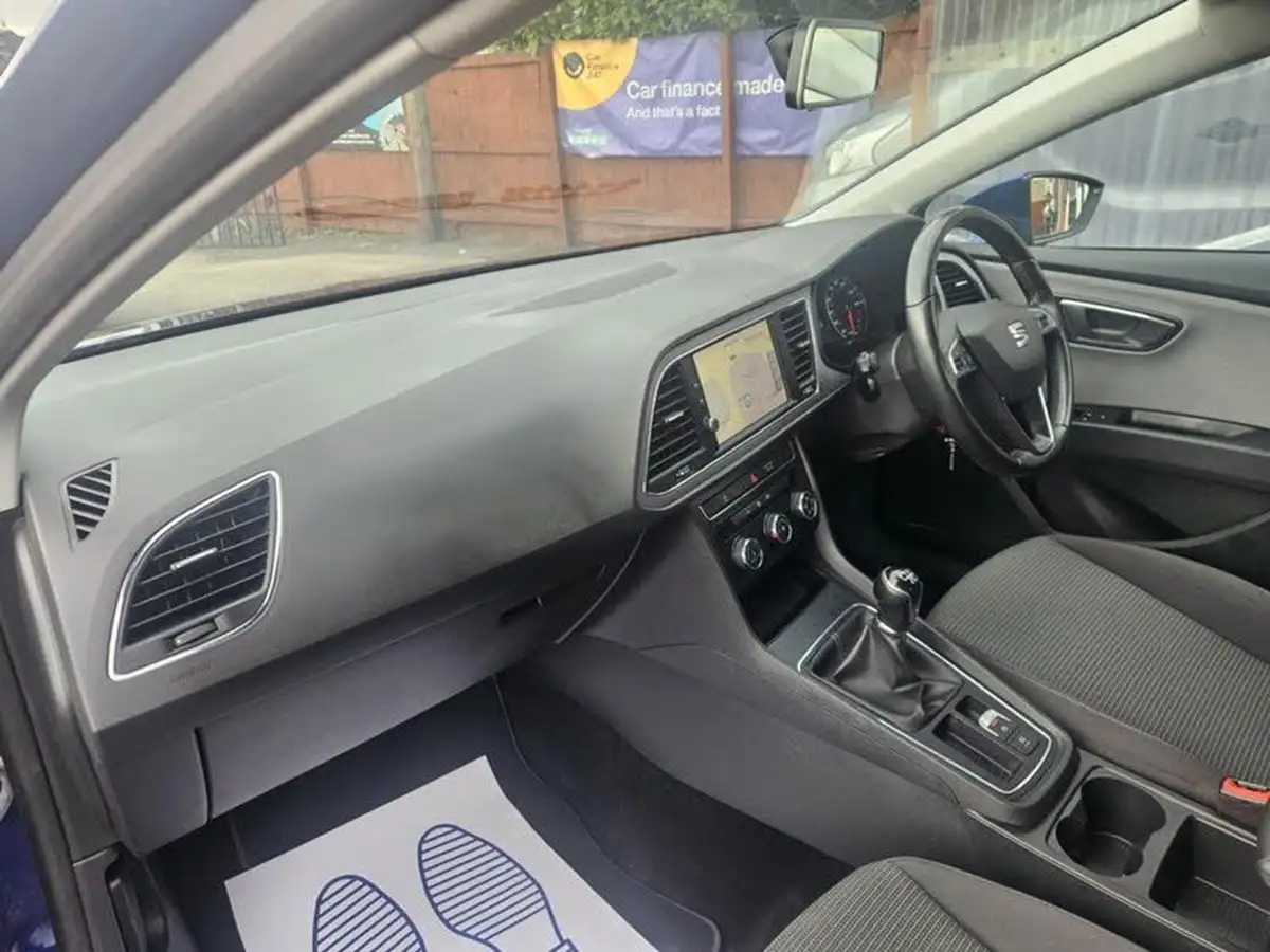 2017-seat-leon-12-tsi-se-dynamic-technology-hatchback-big-16