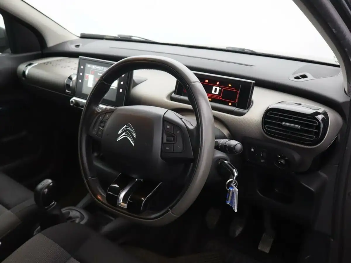 2015-citroen-c4-cactus-16bluehdi-feel-big-8