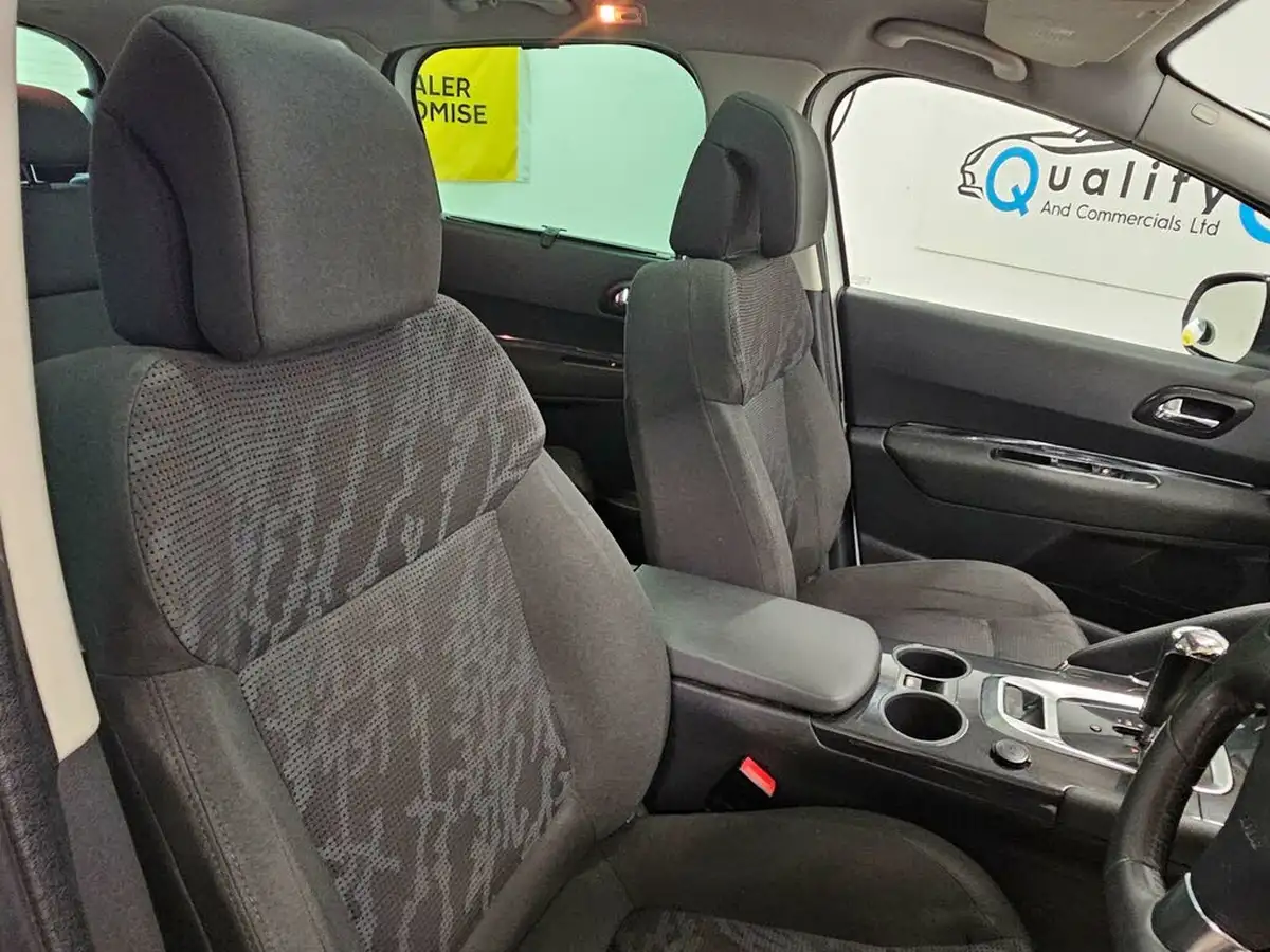 2012-peugeot-3008-crossover-16e-hdi-allure-big-22