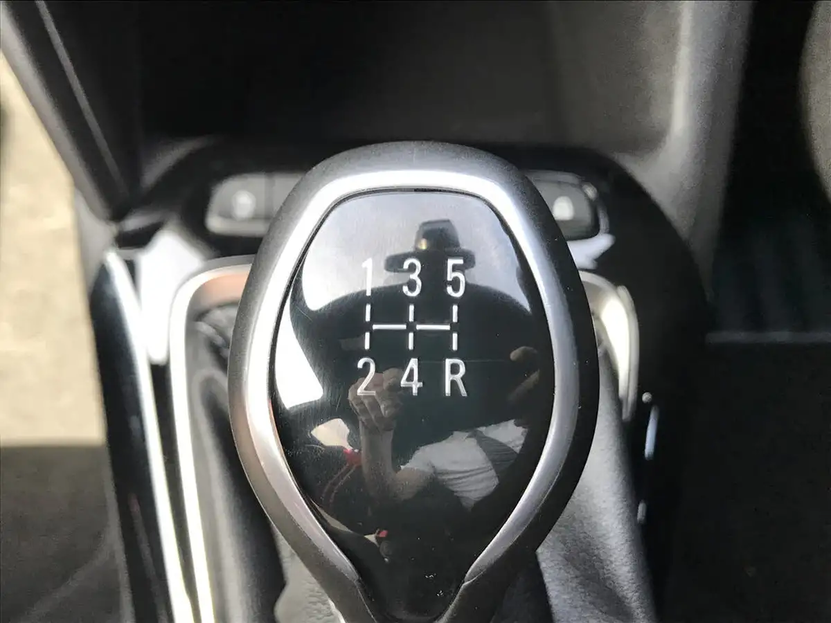 2023-vauxhall-corsa-12i-gs-big-19