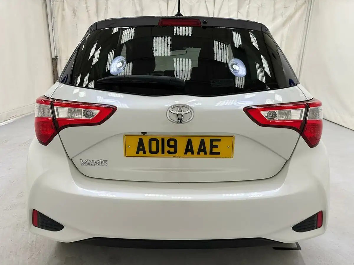 2019-toyota-yaris-15-vvt-i-y20-111bhp-1496cc-big-6