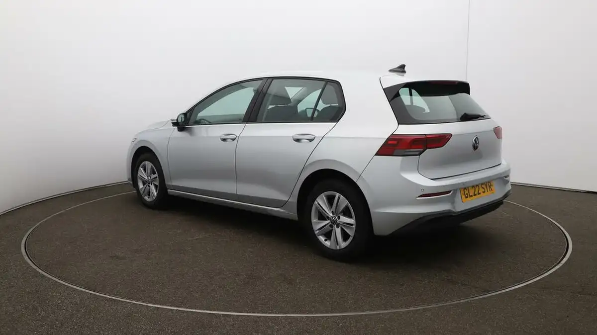 2022-volkswagen-golf-10-tsi-life-hatchback-big-5