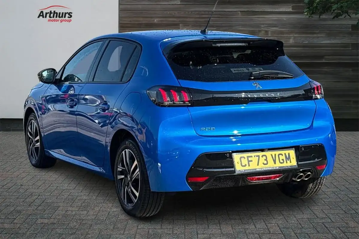 2023-peugeot-208-12-puretech-allure-premium-130ps-eat8-big-4
