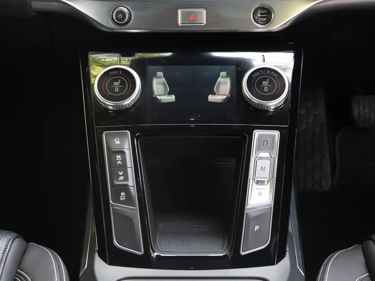 2021-jaguar-i-pace-ev400-se-big-55