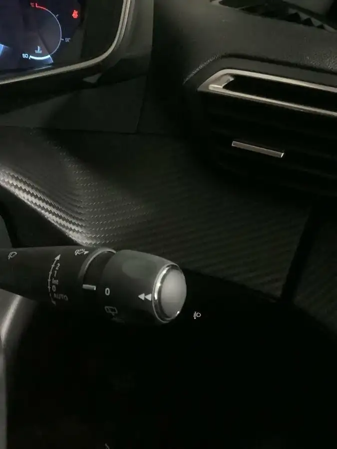 2021-peugeot-208-12-puretech-allure-premium-100bhp-big-19