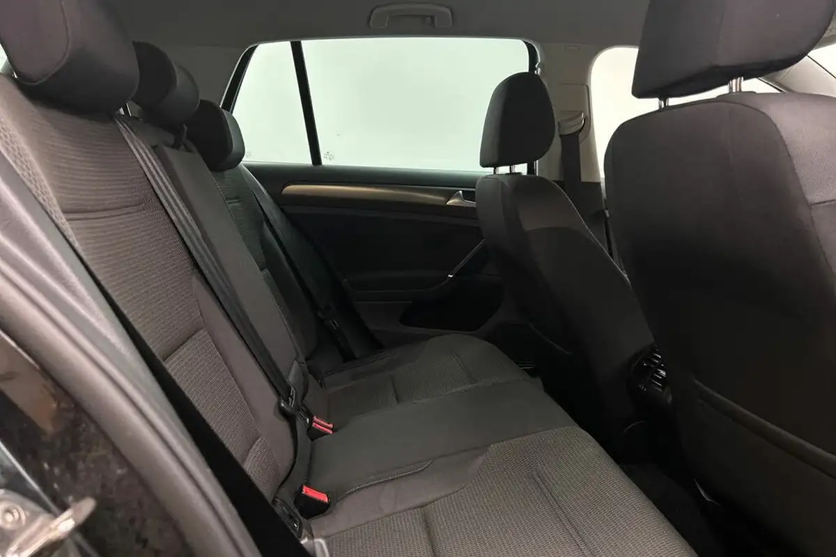 2019-volkswagen-golf-16tdi-match-hatchback-5d-big-16
