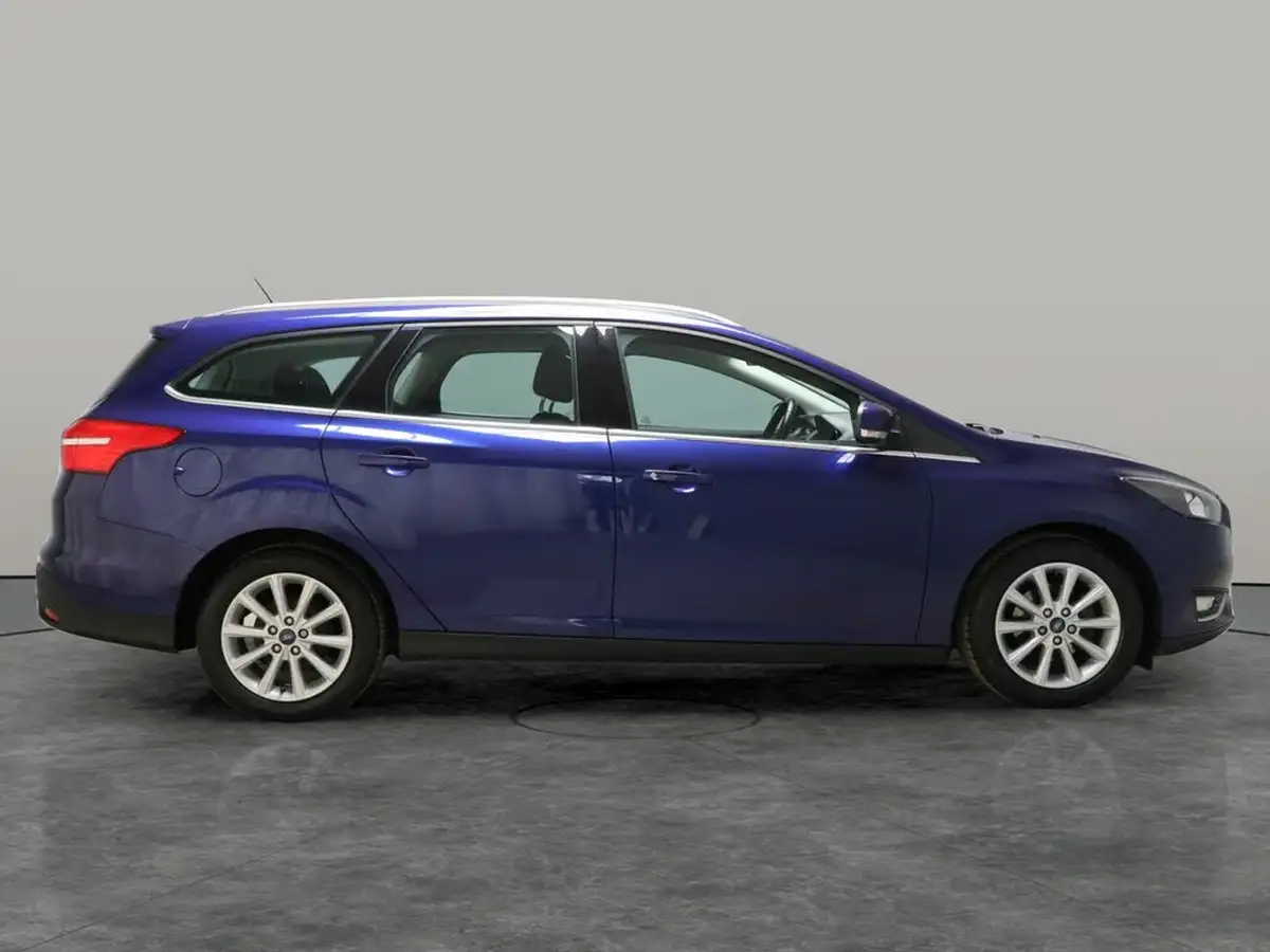 2015-ford-focus-16-titanium-estate-big-7