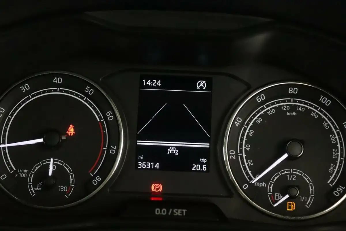 2021-skoda-kamiq-10-tsi-se-95ps-big-18