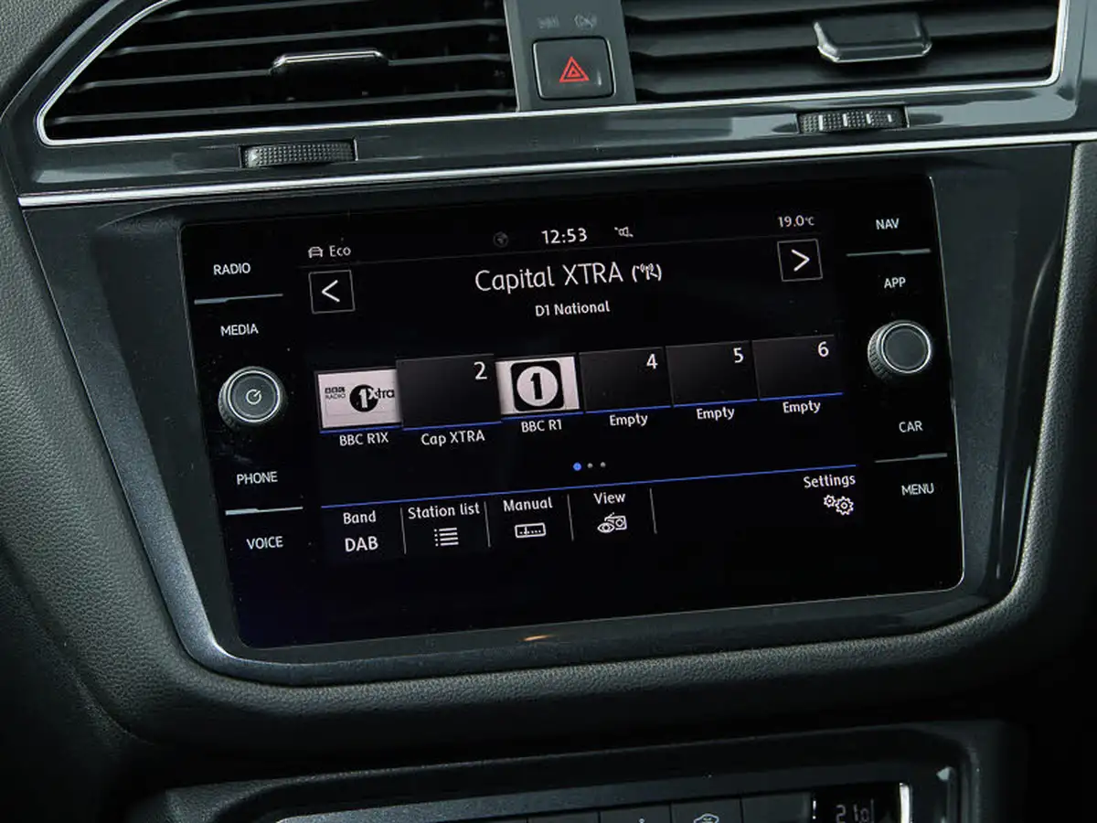 2019-volkswagen-tiguan-allspace-20tdi-se-nav-150ps-scr-4motion-dsg-big-16
